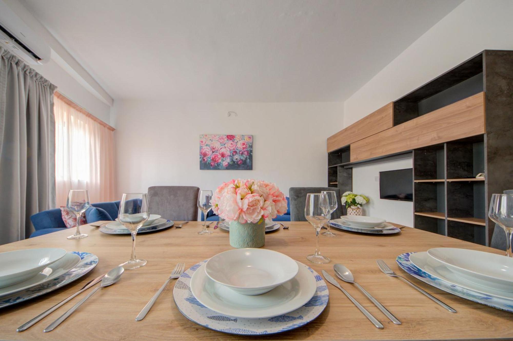 Sliema Exclusive 4-Bedroom Side Seaviews Apartments By Shortletsmalta מראה חיצוני תמונה